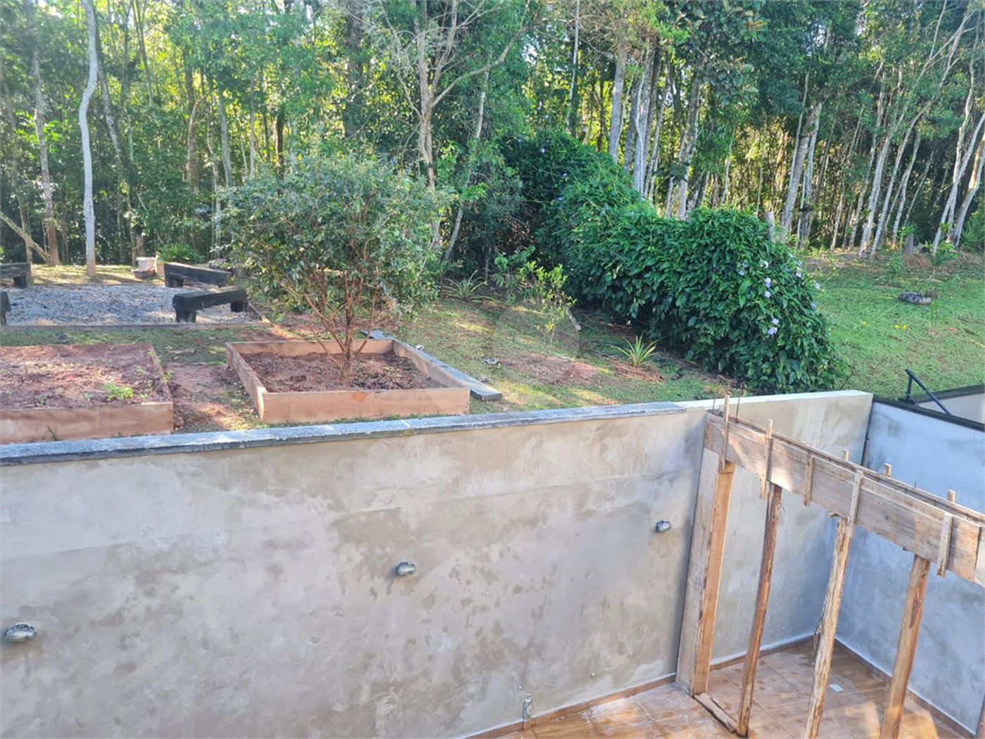 Terreno à venda com 4 suítes no condomínio Granja Anita, Mogi das Cruzes - SP