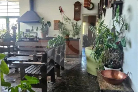 Sobrado à venda ou para alugar com 5 quartos, sendo 3 suítes, em Pacaembu, São Paulo, SP