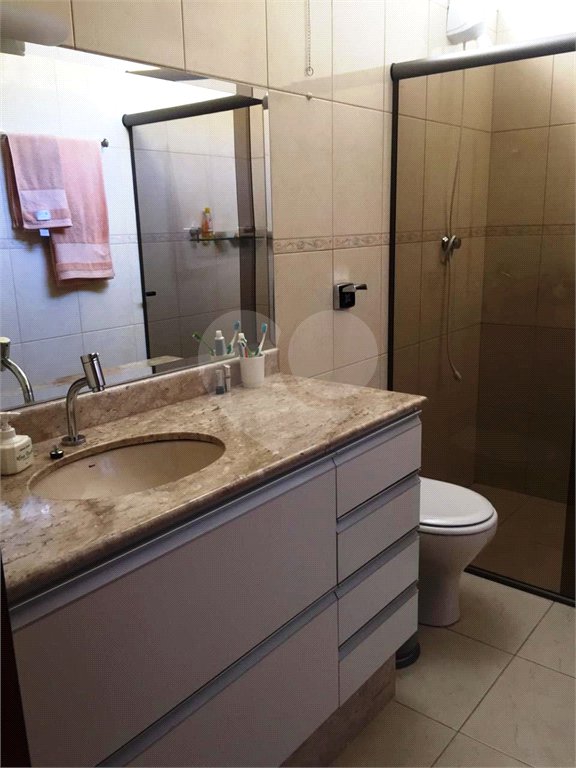Casa à venda com 3 quartos, sendo 1 suíte, no condomínio Coelho III, São Paulo - SP
