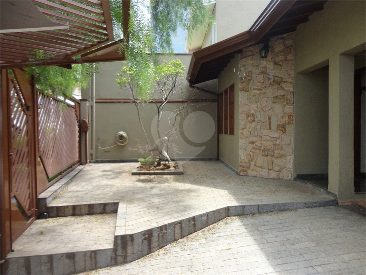 Casa à venda com 3 quartos, sendo 1 suíte, em Santa Marina, Valinhos, SP