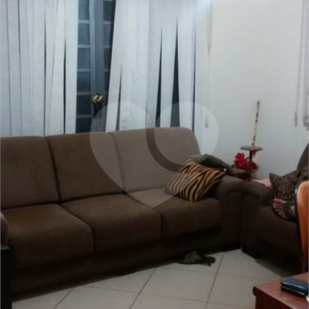 Casa à venda com 2 quartos em Parque Residencial Vale do Sol, Araraquara, SP