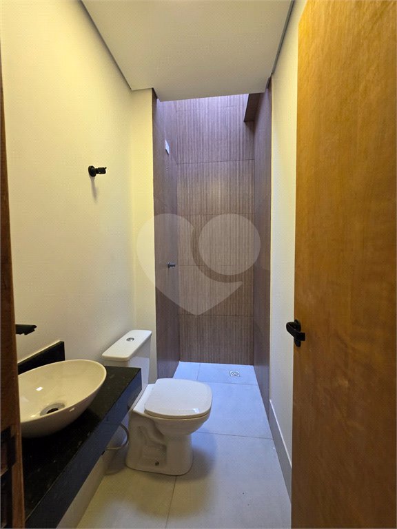 Sobrado à venda com 3 quartos, sendo 1 suíte, em Vila Gumercindo, São Paulo, SP