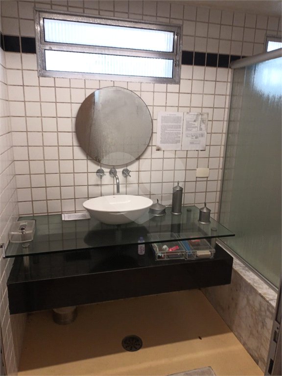 Casa à venda ou para alugar com 6 quartos, sendo 4 suítes,  em JARDIM GUEDALA, São Paulo, SP