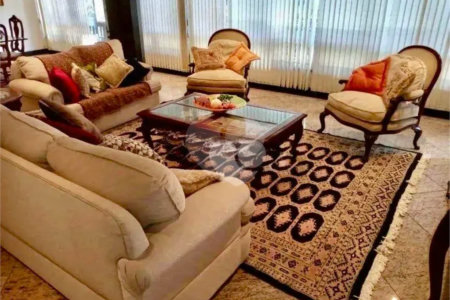 Apartamento à venda com 4 quartos, sendo 1 suíte,  em Copacabana, Rio de Janeiro, RJ