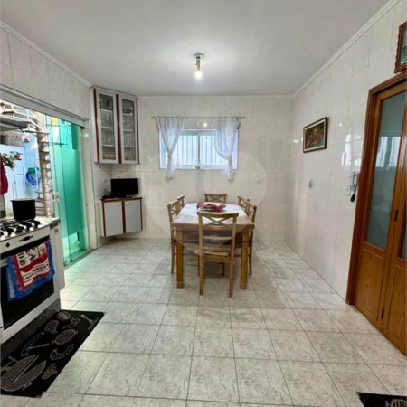 Sobrado à venda com 4 quartos, sendo 1 suíte,  em Vila Cleonice, São Paulo, SP