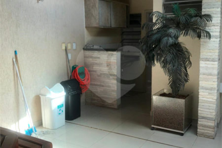 Casa à venda ou para alugar com 4 quartos, sendo 1 suíte, no condomínio Village Jardim Versailles, Jundiaí - SP
