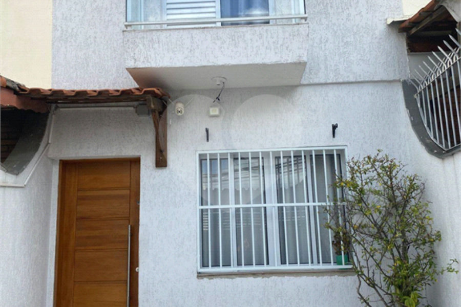 Sobrado à venda com 3 quartos, sendo 1 suíte, em Parada Inglesa, São Paulo, SP