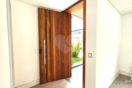 Casa à venda com 4 suítes no condomínio Vila Arese, São Paulo - SP