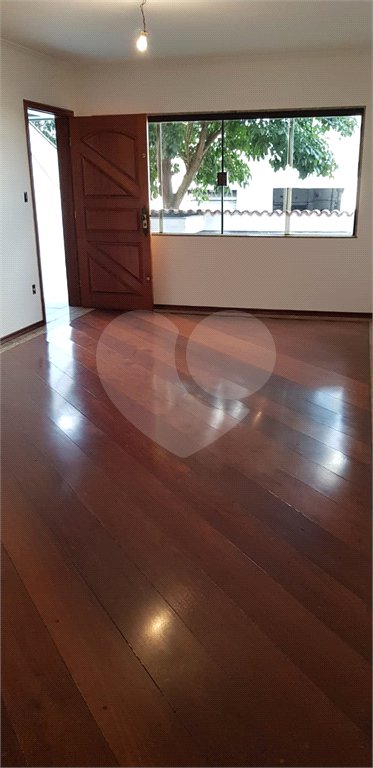 Sobrado à venda com 4 quartos, sendo 1 suíte,  em Olímpico, São Caetano do Sul, SP