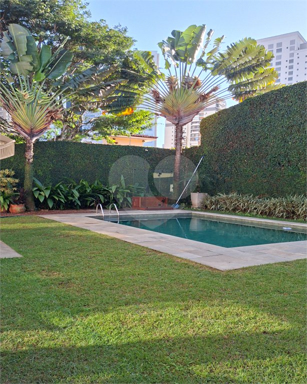Casa à venda com 5 quartos, sendo 4 suítes, em Butantã, São Paulo, SP