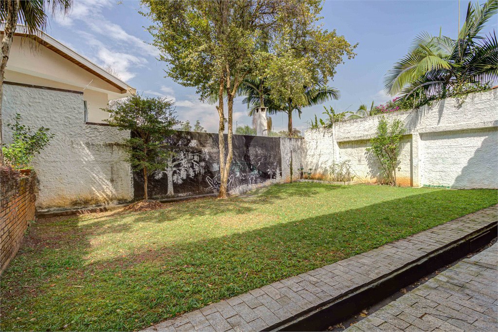 Casa Térrea à venda ou para alugar com 5 quartos, sendo 1 suíte, em Jardim Marajoara, São Paulo, SP