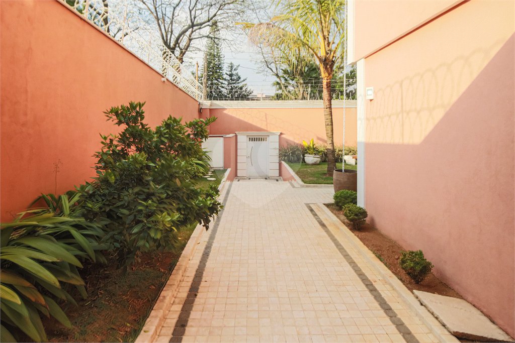 Sobrado à venda ou para alugar com 6 quartos, sendo 5 suítes, em Jardim Prudência, São Paulo, SP