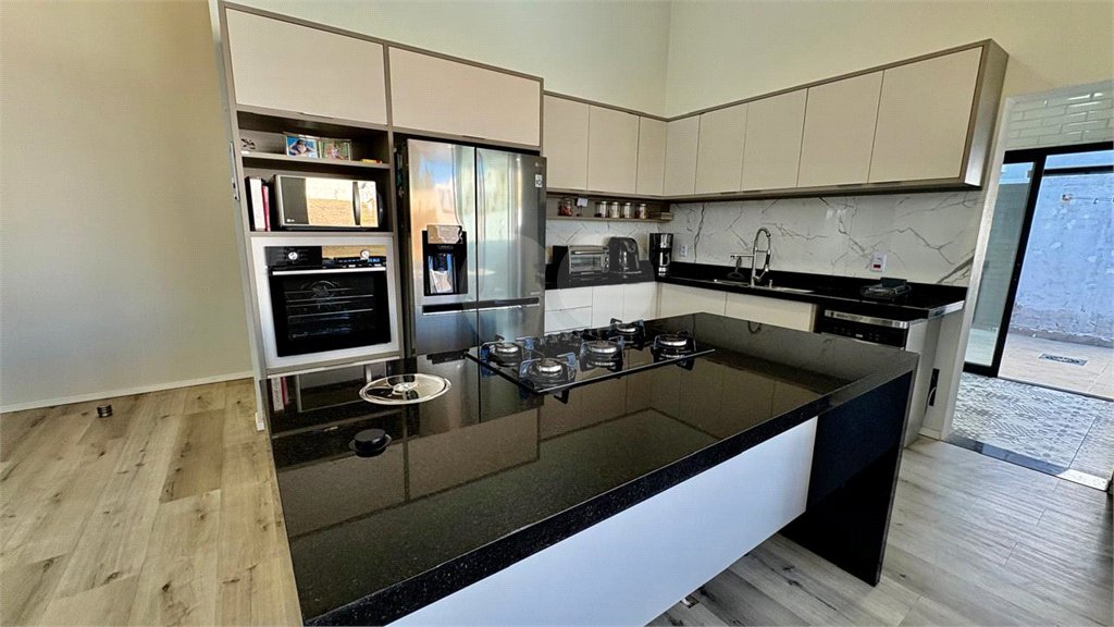 Casa à venda com 3 suítes no condomínio Village Ipanema 2, Araçoiaba da Serra - SP