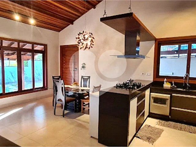 Casa à venda ou para alugar com 3 suítes no condomínio Jardim da Montanha I, Mairiporã - SP