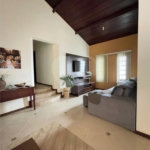 Casa à venda com 3 quartos, sendo 2 suítes,  em Jardim do Lago, Bragança Paulista, SP