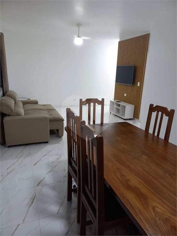 Apartamento à venda com 3 quartos, sendo 1 suíte, em Tortuga, Guarujá, SP