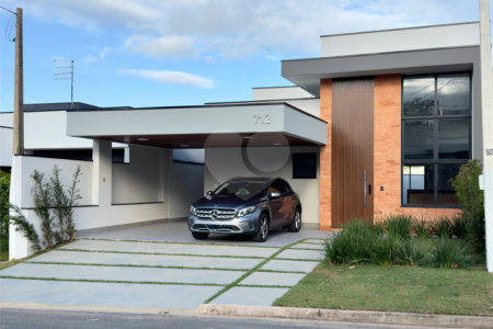 Casa à venda com 3 suítes no condomínio Residencial Phytus, Cabreúva - SP