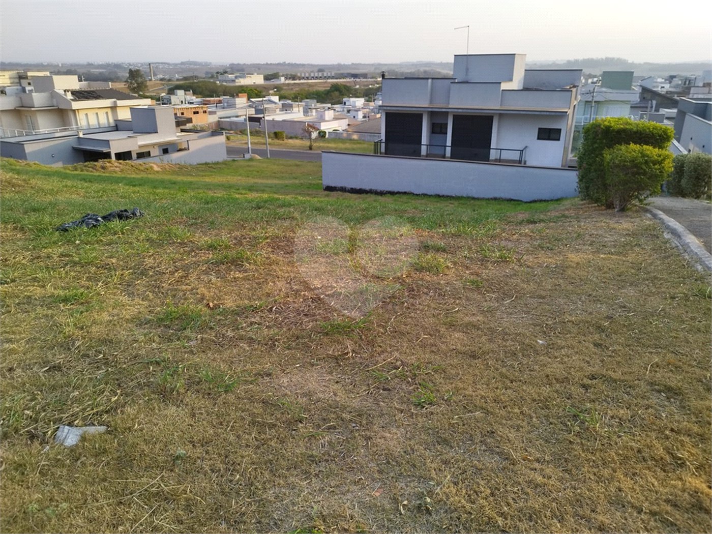 Terreno à venda no condomínio Lagos D Icarai, Salto - SP