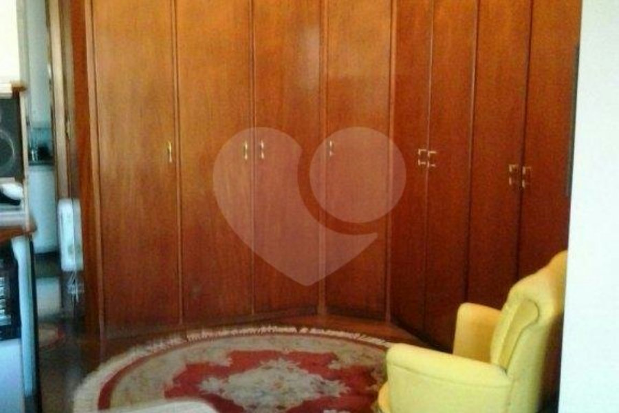 Sobrado à venda com 3 quartos, sendo 1 suíte, em Vila Galvão, Guarulhos, SP