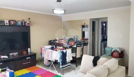 Casa à venda com 3 quartos, sendo 1 suíte,  no condomínio Res Azaléias, São Paulo - SP