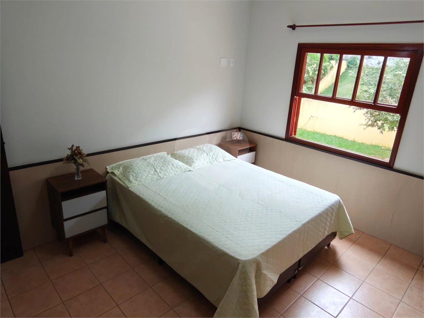Casa à venda com 4 quartos, sendo 2 suítes,  em Country Residencial Felix, Bom Jesus dos Perdões, SP