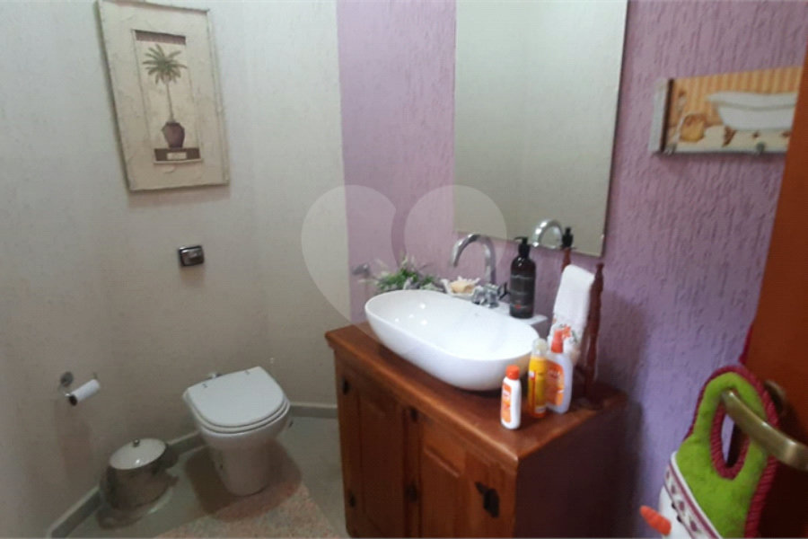 Casa à venda com 5 quartos, sendo 4 suítes, no condomínio Alpes da Cantareira, Mairiporã - SP