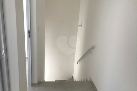 Casa de Vila à venda com 2 quartos em Jardim São Felipe, Atibaia, SP
