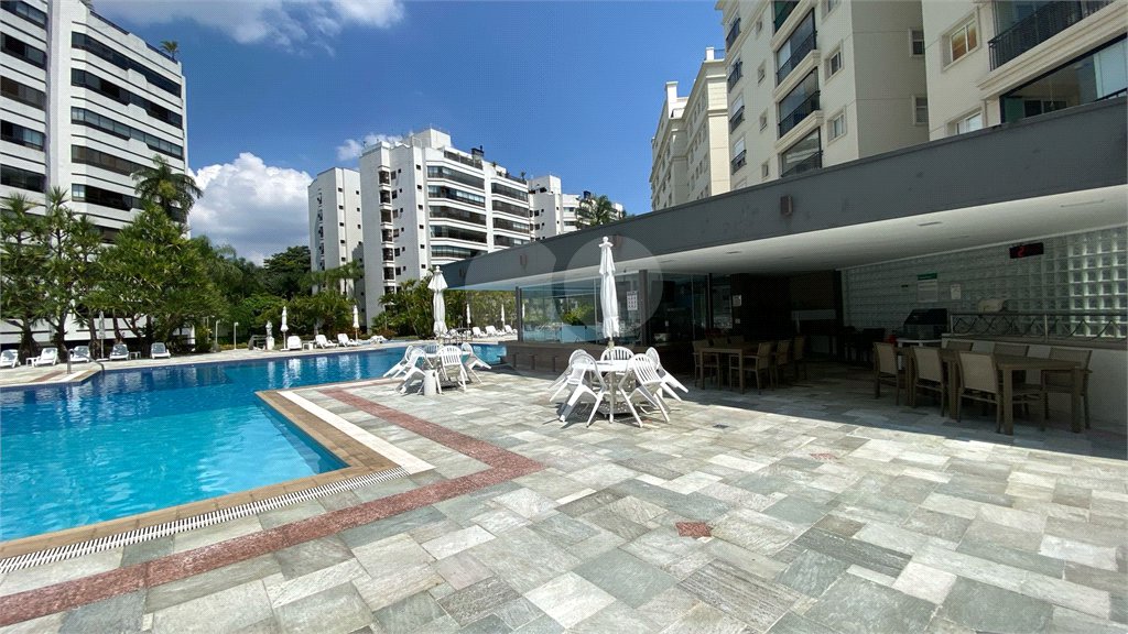 Apartamento para alugar com 3 suítes em Chácara Santo Antônio, São Paulo, SP
