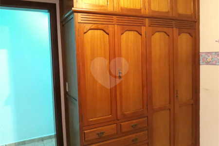 Sobrado à venda com 3 quartos, sendo 1 suíte,  em Jardim Oriental, São Paulo, SP