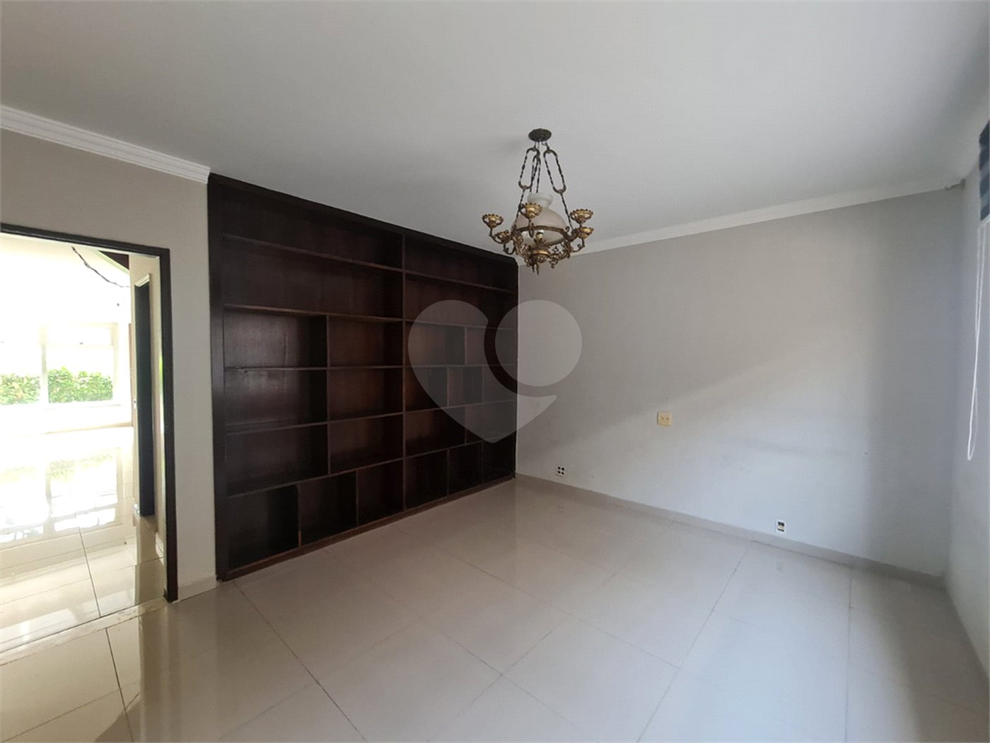 Sobrado à venda com 4 quartos, sendo 1 suíte,  em Interlagos, São Paulo, SP