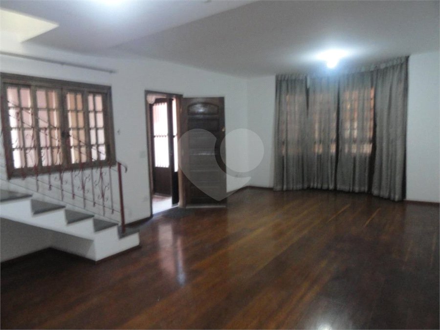 Sobrado à venda com 3 quartos, sendo 1 suíte, em Parque Ipê, São Paulo, SP