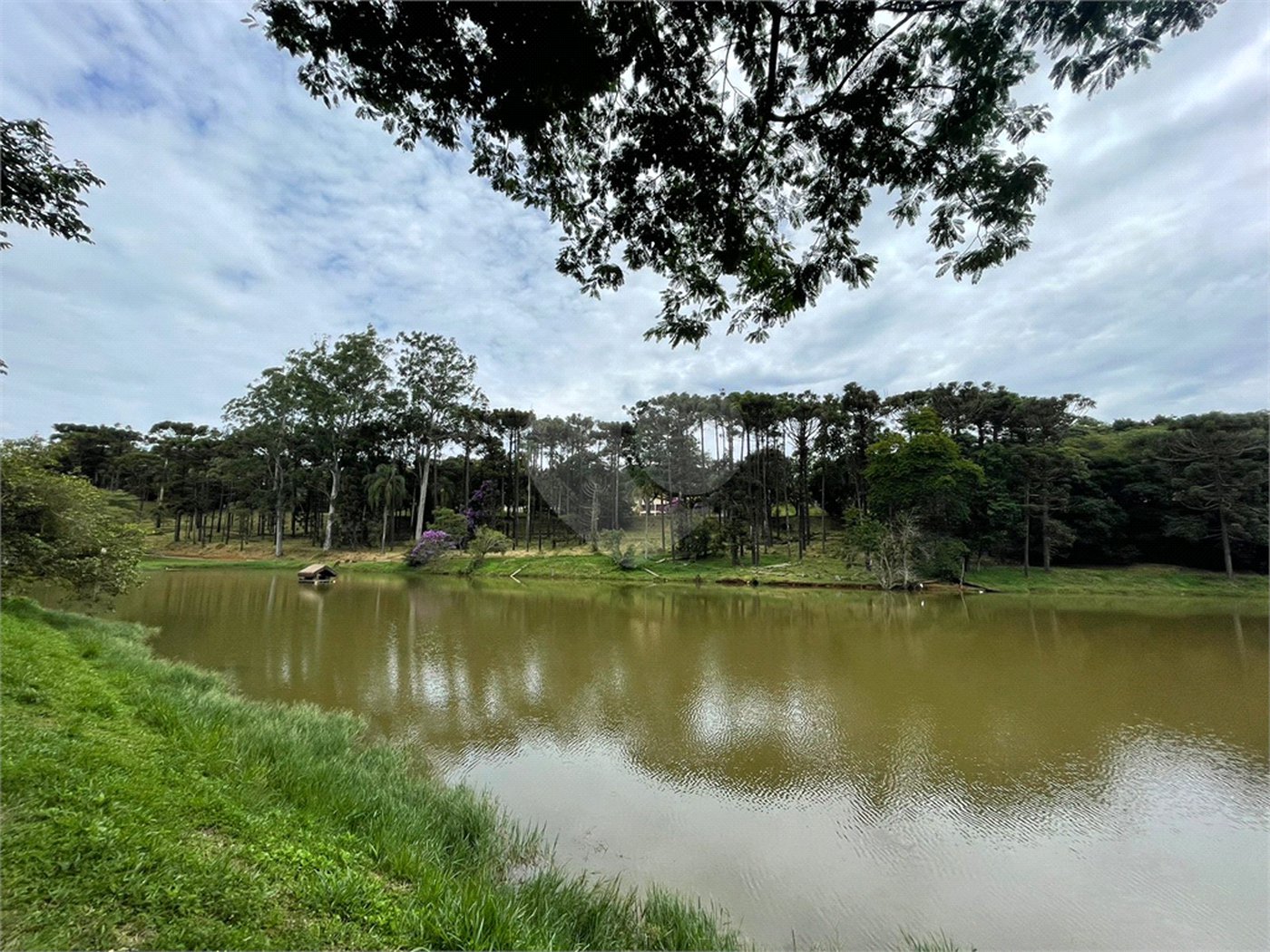 Casa à venda com 4 suítes no condomínio Jardim das Palmeiras, Bragança Paulista - SP