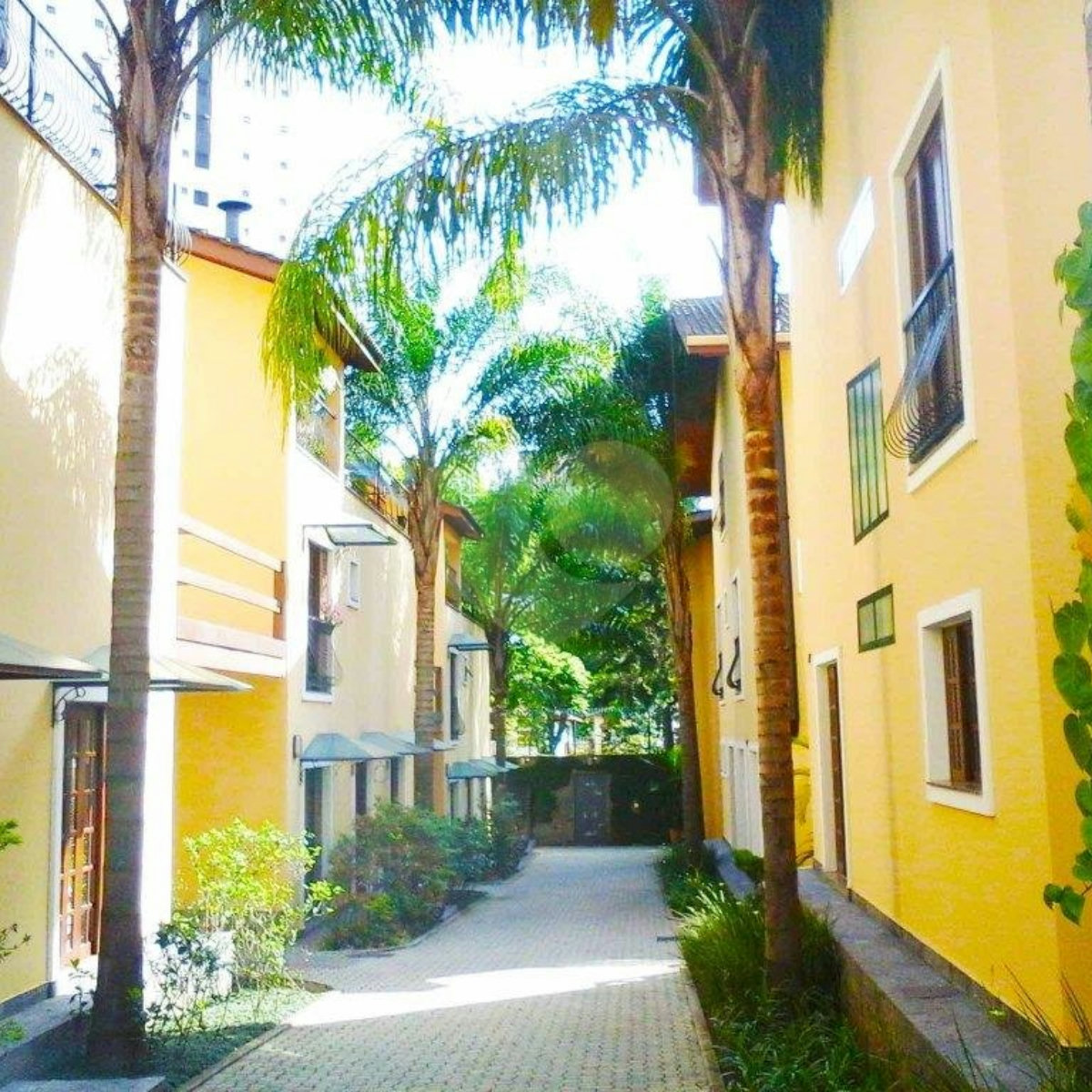 Casa para alugar com 4 quartos, sendo 2 suítes, no condomínio Palm Garden, São Paulo - SP