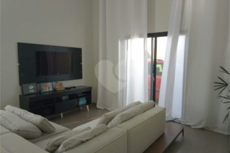 Casa à venda com 3 quartos, sendo 1 suíte, no condomínio Village Ipanema Ii, Araçoiaba da Serra - SP