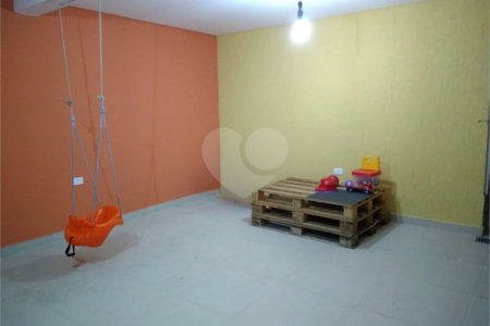 Sobrado à venda com 3 quartos, sendo 1 suíte, em Vila Laís, São Paulo, SP