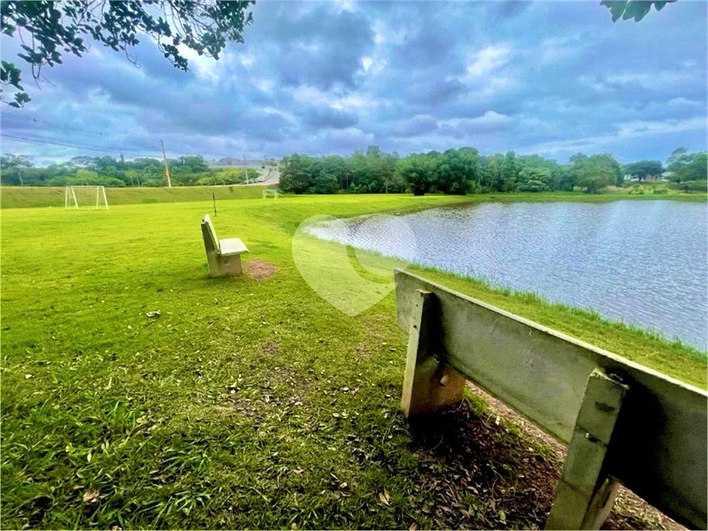 Casa à venda com 3 suítes no condomínio Jardim Residencial Helena Maria, Sorocaba - SP