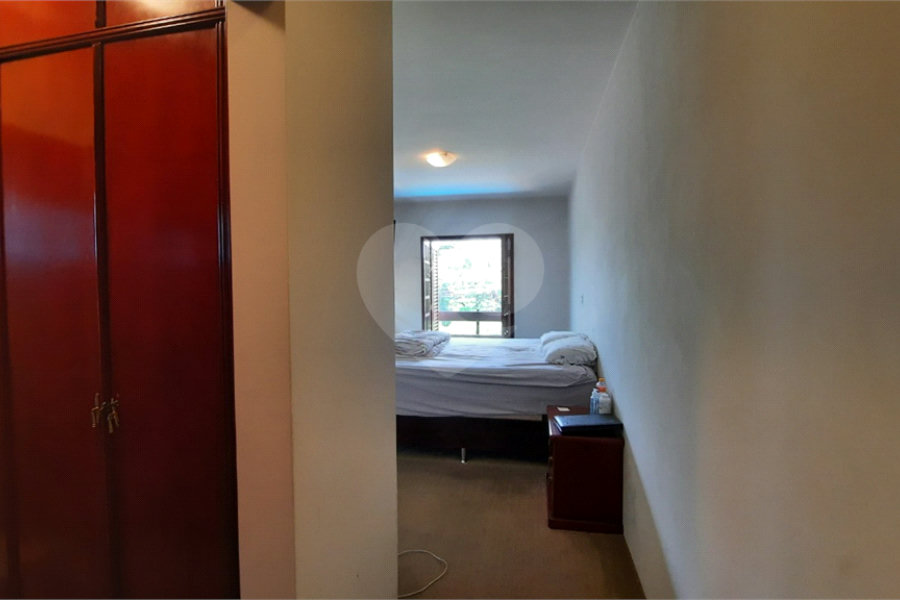 Sobrado à venda com 4 quartos, sendo 1 suíte, em Barro Branco (zona Norte), São Paulo, SP