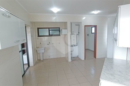 Apartamento à venda com 3 suítes no Centro, Vinhedo, SP