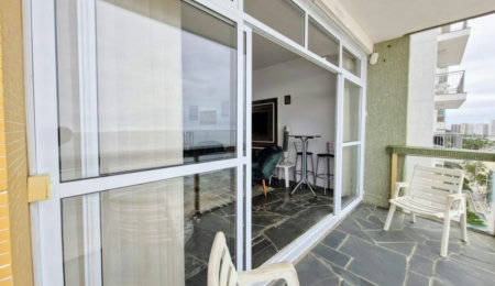 Apartamento com 4 dormitórios à venda, 150 m² por R$ 1.200.000,00 - Praia das Pitangueiras - Guarujá/SP
