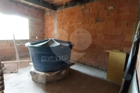 Casa à venda com 4 quartos, sendo 1 suíte, no condomínio Gramado do Mendanha, Rio de Janeiro - RJ