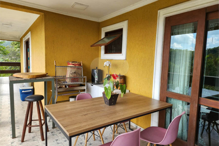 Casa à venda com 5 suítes no condomínio Suíça da Cantareira, Mairiporã - SP
