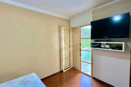 Casa à venda com 3 quartos, sendo 1 suíte, no condomínio San Siro, Jundiaí - SP