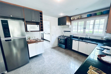 Casa à venda com 8 quartos, sendo 7 suítes, em Barra da Tijuca, Rio de Janeiro, RJ