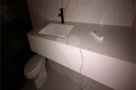 Casa à venda com 3 quartos, sendo 1 suíte, no condomínio Rio das Pedras, Salto - SP