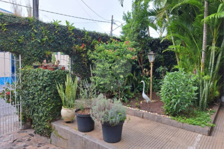 Sobrado à venda com 3 quartos, sendo 1 suíte, em Vila Vessoni, São Paulo, SP