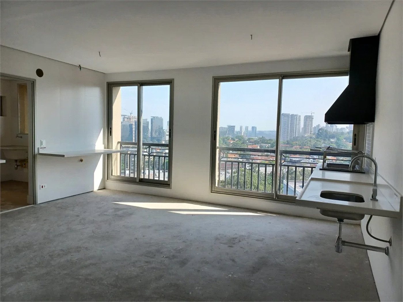 Apartamento à venda com 4 suítes em Real Parque, São Paulo, SP