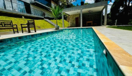 Casa à venda com 4 suítes no condomínio Portal Ouro Verde, Atibaia - SP