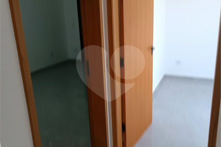 Casa à venda com 3 quartos, sendo 1 suíte, no condomínio Residencial Jardins da Catalunha, Atibaia - SP