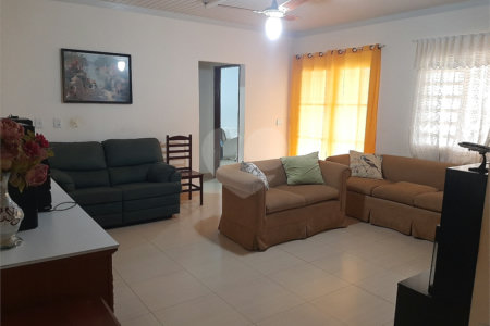 Chácara à venda com 3 quartos, sendo 1 suíte, em Cachoeira, Vinhedo, SP