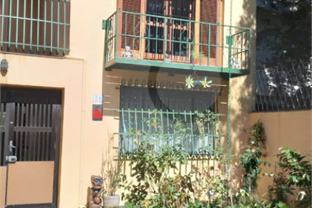Casa à venda com 3 quartos, sendo 1 suíte, em Vila Mariana, São Paulo, SP